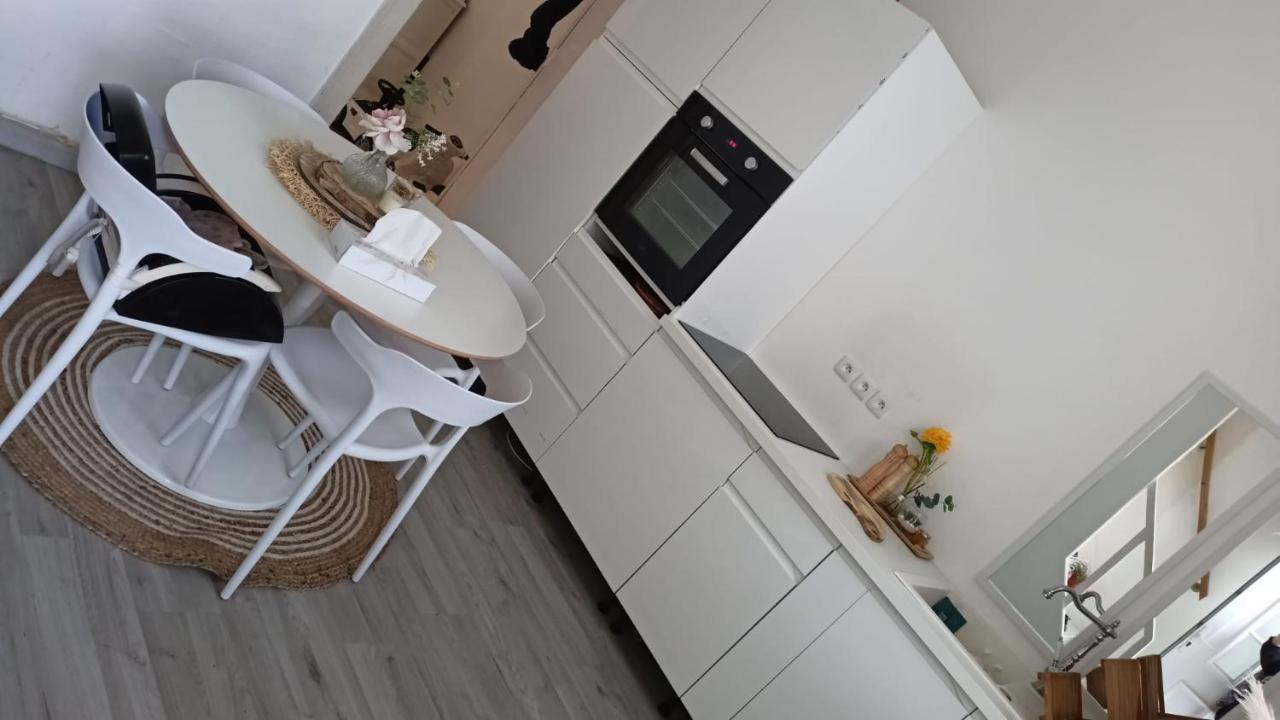 Charmante Petite Maison Maubeuge Buitenkant foto