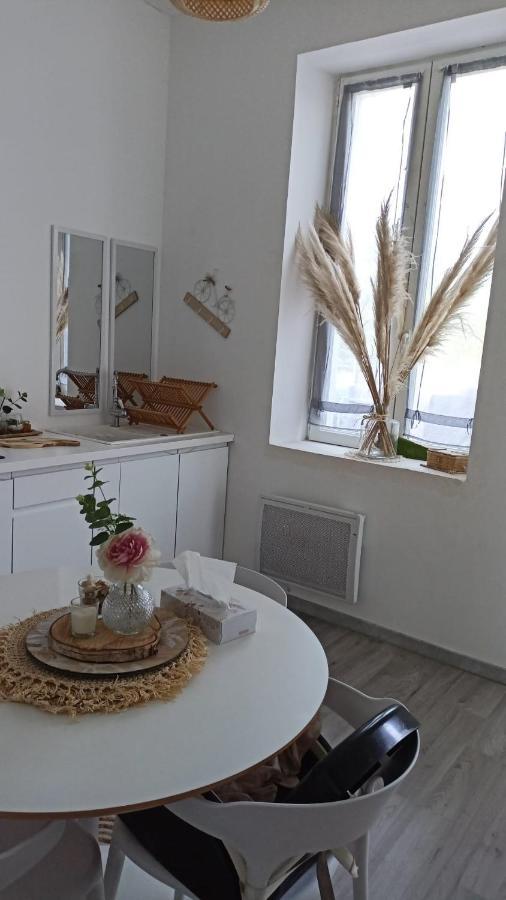 Charmante Petite Maison Maubeuge Buitenkant foto